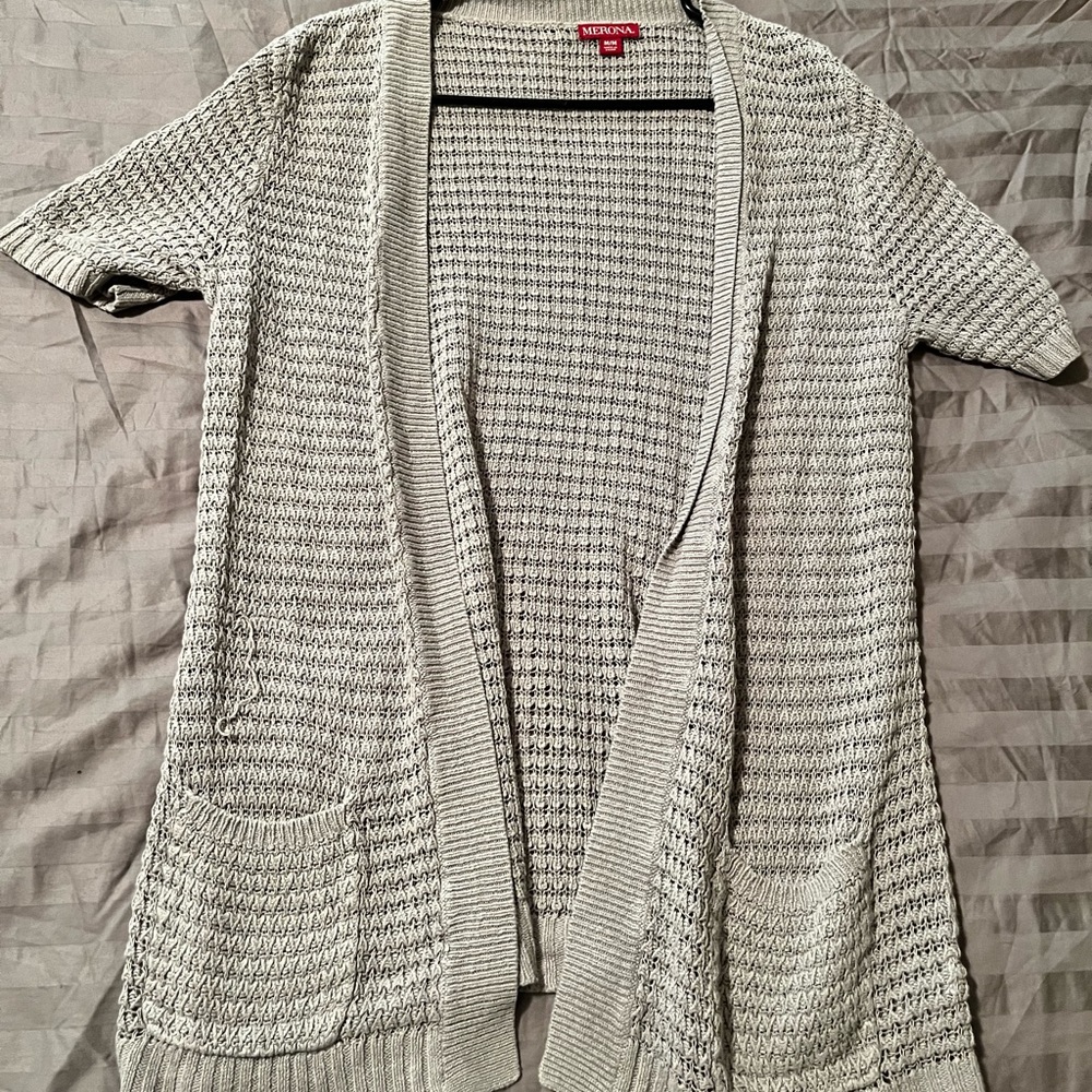 Medium short sleeve cardigan